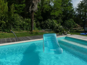Gite unique et piscine privative dans un écrin de verdure